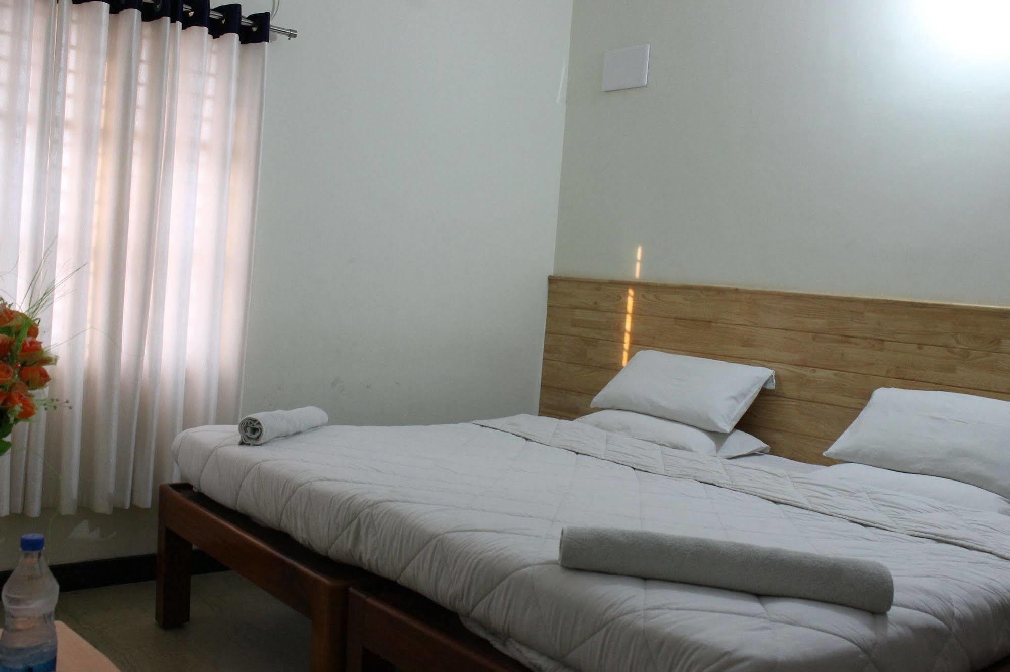 Oyo 1900 Hotel Olive Residency Mysore Esterno foto