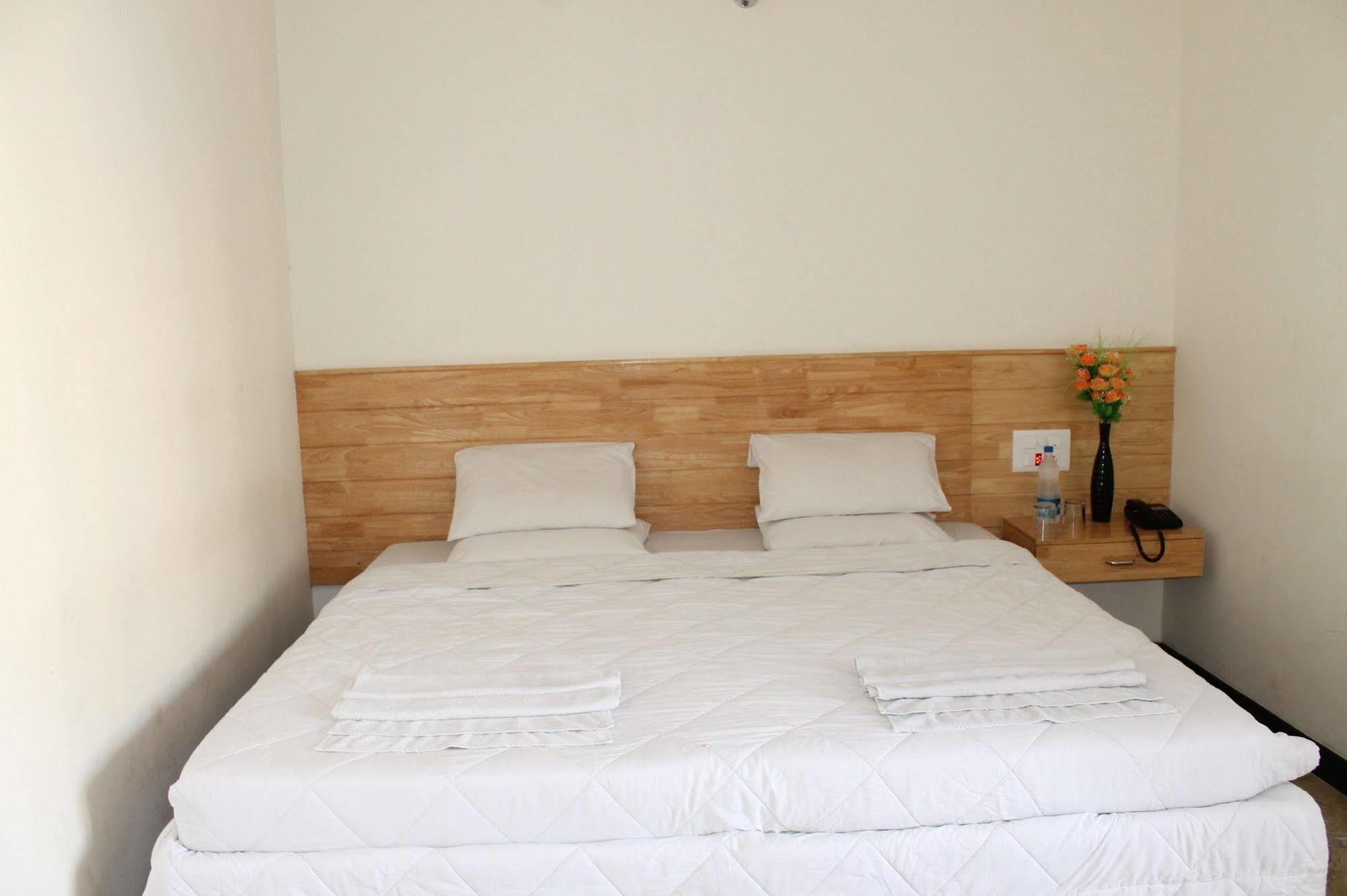 Oyo 1900 Hotel Olive Residency Mysore Esterno foto
