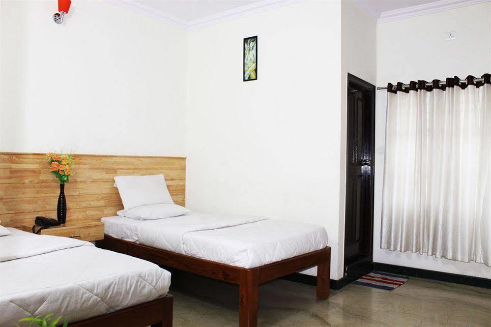 Oyo 1900 Hotel Olive Residency Mysore Esterno foto