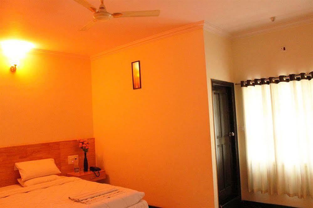 Oyo 1900 Hotel Olive Residency Mysore Esterno foto